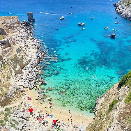 Via Delle Carrube *