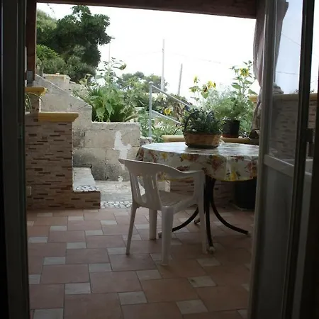 Via Delle Carrube